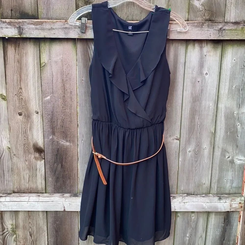 IZ Byer Ruffle Dress sz. M